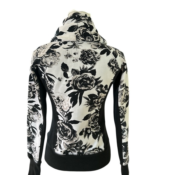 Lululemon Floral Black and White Women's Jacket Size 4 - Picture 2 of 9